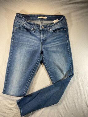 womens Levi Strauss 711 skinny jeans size 28 equivalent to size 8